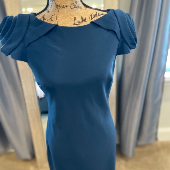 ABS rose sleeved dress - Picture 5 of 15